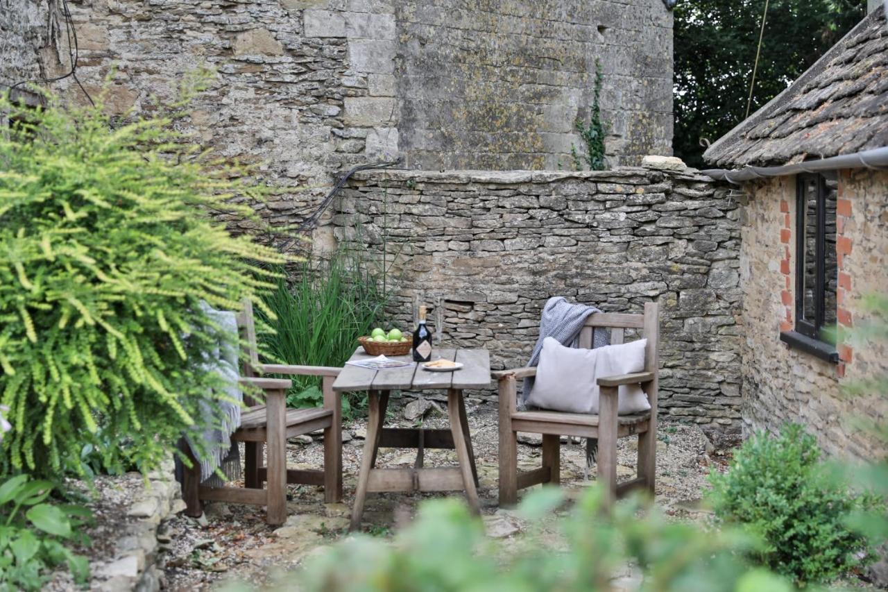 The Bothy Beverston Castle เทตบรี ภายนอก รูปภาพ